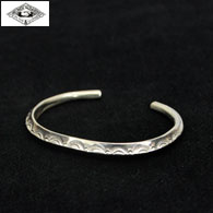 LARRY SMITH Thin Triangle Bangle-Leaf(BR-0091)