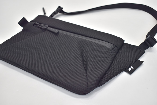 Aer Sling Pouch（Travel Collection) 